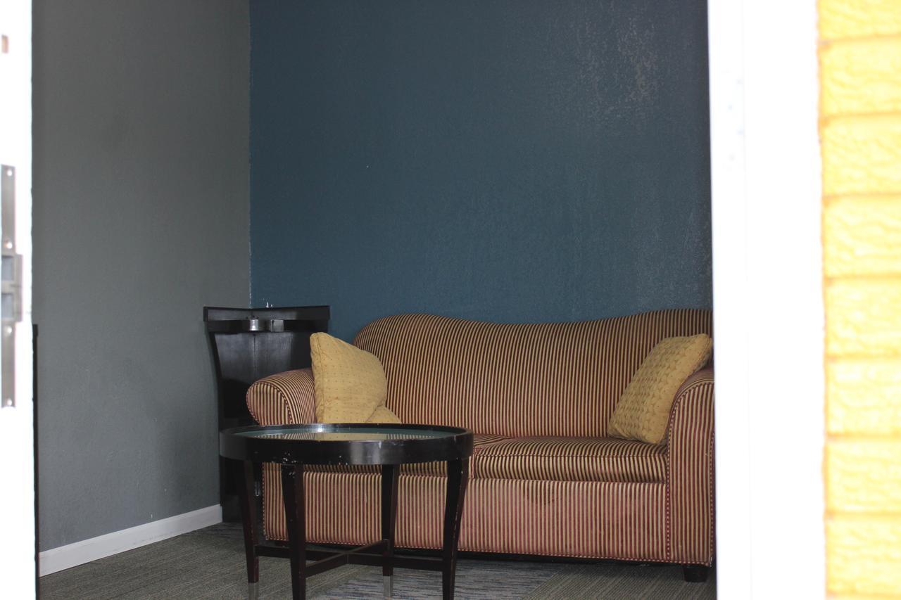 Econo Lodge Oskaloosa Luaran gambar